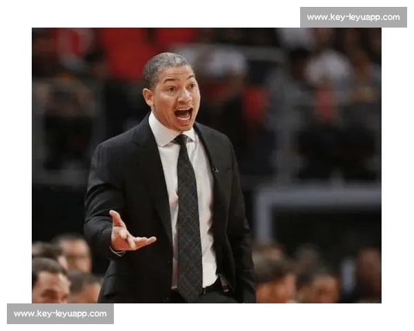 詹姆斯为何信任菜鸟教练？从泰伦・卢到阿特金森的冠军密码