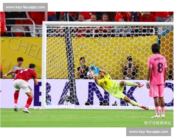 门神对决！世俱杯揭幕战梅西哑火，乌斯塔里扑点 + 谢纳维神扑献零封