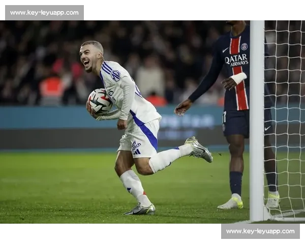 土媒曝加拉塔萨雷与特尔施特根达成协议 球员方否认离队意向 土媒曝加拉塔萨雷与特尔施特根达成协议 球员方否认离队意向