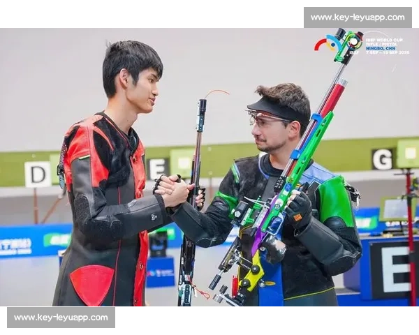 盛李豪慕尼黑射击世界杯逆转摘 1 银 1 铜 资格赛破纪录彰显实力 盛李豪慕尼黑射击世界杯逆转摘 1 银 1 铜 资格赛破纪录彰显实力